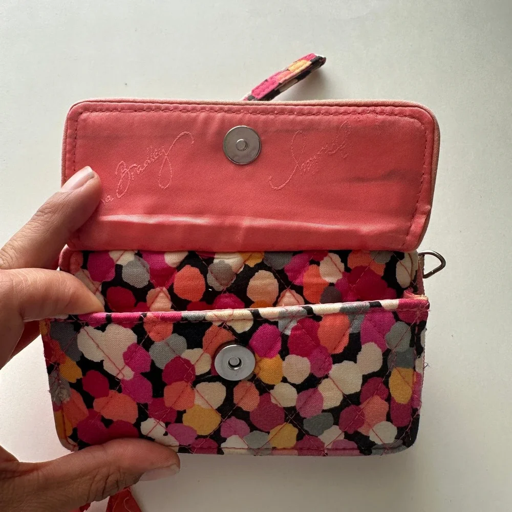 Vera Bradley Pink Abstract Petal Quilted Cotton Zip Around Wristlet Wallet 6x4 - Picture 9 of 9